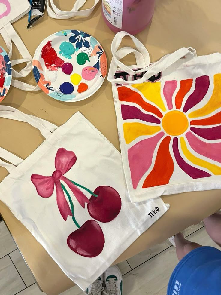 Tote bag painting - Wednesday 15th April 10.30-12.30 pm
